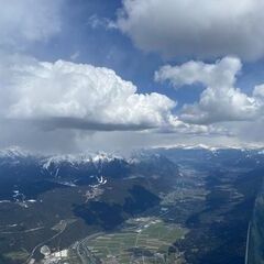 Flugwegposition um 12:56:17: Aufgenommen in der Nähe von Gemeinde Telfs, Telfs, Österreich in 2695 Meter